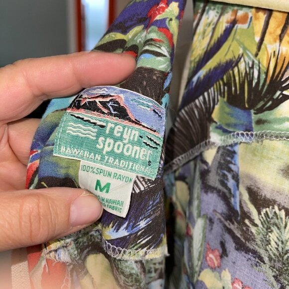 Reyn Spooner Dress Size Medium Vintage Rayon Hawaiian Print Peggy Chun Art Rare - Picture 3 of 13